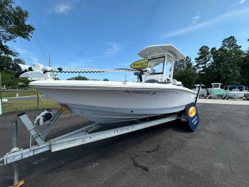 2019 ROBALO 246 CAYMAN