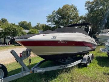 2002 Sea Ray 220 Bow Rider