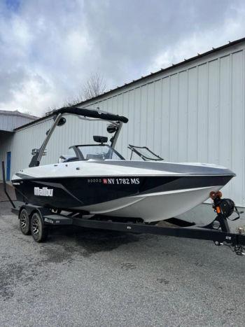 2021 Malibu Boats 21 VLX