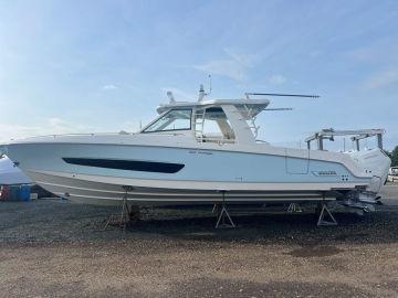 2025 Boston Whaler 420 Outrage