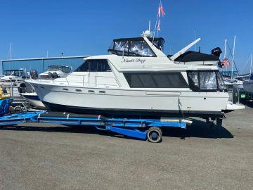 1994 Bayliner 4788 Pilothouse DUAL THRUSTERS