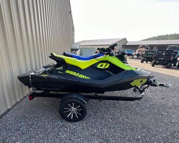 2023 Sea-Doo Spark Trixx 2 Up 90 with iBR and audio