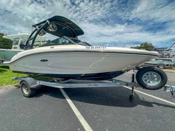 2018 Sea Ray SPX 190