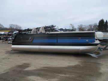 2022 Viaggio Diamante 23R With A Suzuki 140HP Motor  Demo Pontoon