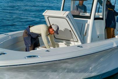 2024 Sea Hunt Gamefish 30 With Coffin Box