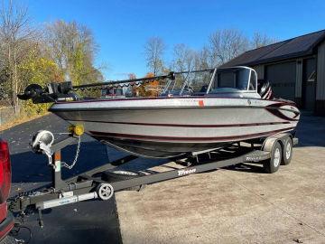 2016 Triton 216 Fishunter