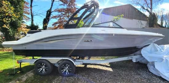 2023 Sea Ray SPX 210