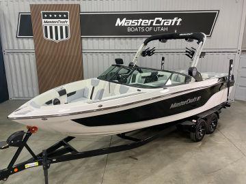 2024 Mastercraft XT25