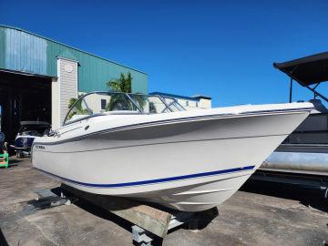 2024 COBIA 220 DC