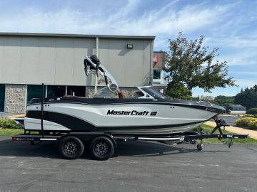 2018 MasterCraft XT21