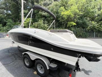 2019 Sea Ray 210 SPX