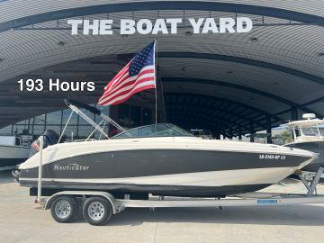 2017 NauticStar 243 DC