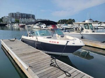 2023 Robalo 227 DC