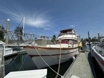 1985 President 41 Double Cabin