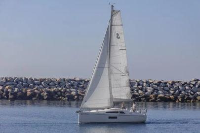 2020 Beneteau Oceanis 30.1