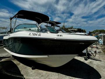 2014 Robalo R207