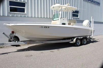 2018 Boston Whaler 240 Dauntless