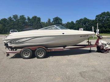 1999 Rinker 212 Bowrider Captiva