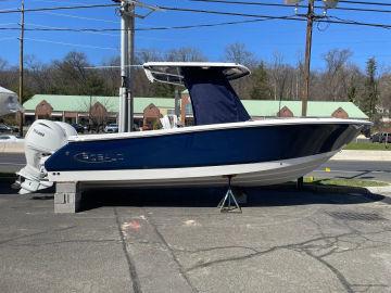 2024 Robalo R250 Center Console