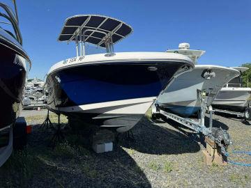 2019 Robalo R200 Center Console