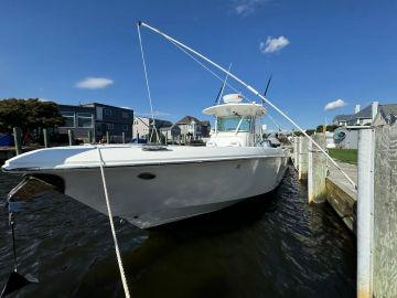 2011 Everglades 325 Center Console