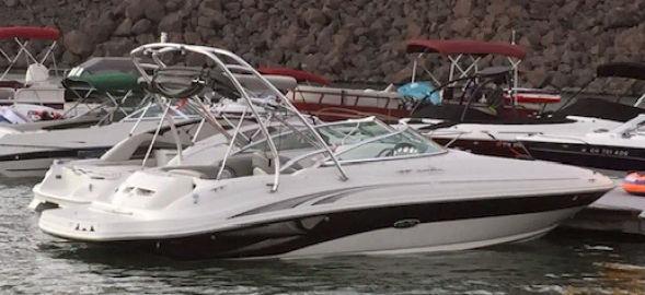 2004 Sea Ray 220 Sundeck