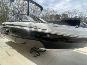 2023 Hurricane SunDeck 235 OB