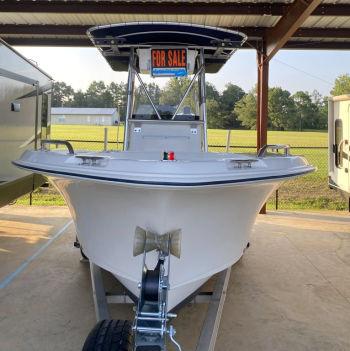 2006 Sea Hunt Triton 22 CC