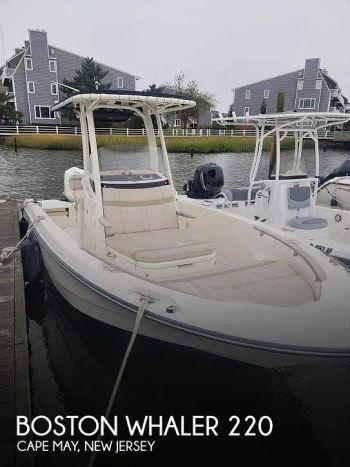 2023 Boston Whaler 220 DAUNTLESS