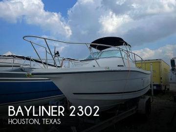 2001 Bayliner Trophy 2302