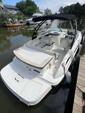 2013 Sea Ray 240 Sundeck