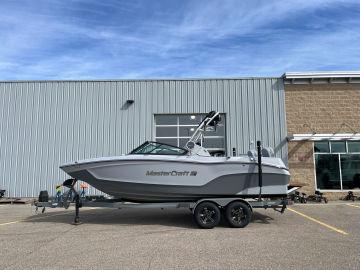 2024 MasterCraft XT22