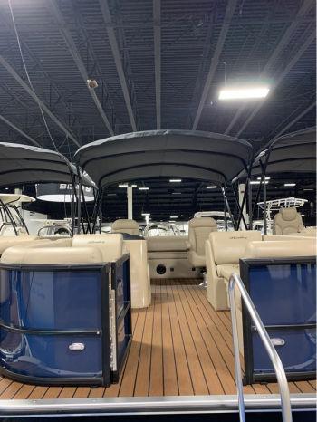 2023 Bentley Pontoons 220 Swing Back