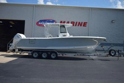 2025 Sea Hunt Gamefish 30 with Coffin Box