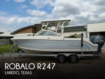 2019 Robalo R247