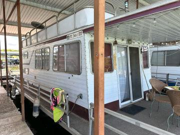 1981 Crest Houseboat