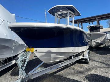 2024 Robalo R230 Center Console