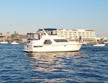 1994 Carver 440 Aft Cabin Motor Yacht