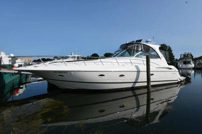 2004 Cruisers Yachts 440 Express