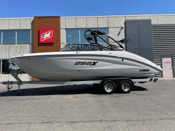 2023 Yamaha Boats 252 XE