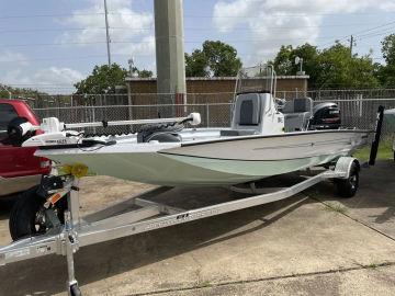 2025 Xpress Boats H20 Bay