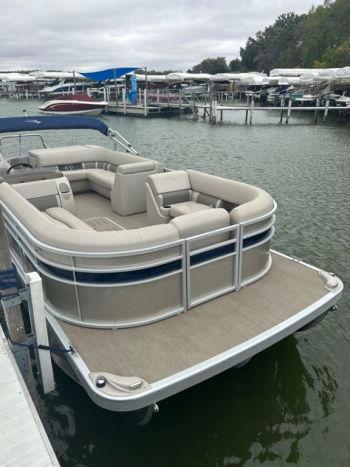 2017 Bennington 22SLXP