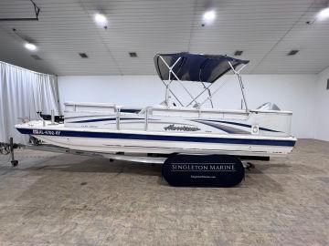 2006 HURRICANE FUNDECK 226 R