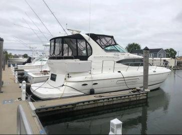 2001 Cruisers Yachts 4460 Aft Cabin Motor Yacht