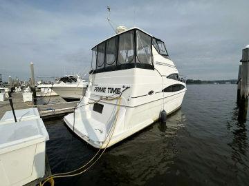 2002 Carver 36 Aft Cabin