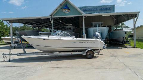 2007 Sea Hunt Escape 200