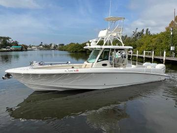 2018 Boston Whaler 350 Outrage