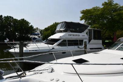 1997 Carver 405 Motor Yacht