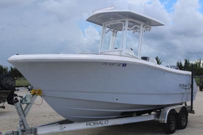 2023 Robalo R230