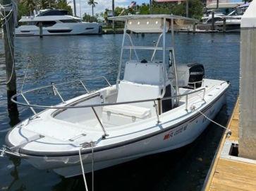 1997 Boston Whaler 20 Outrage